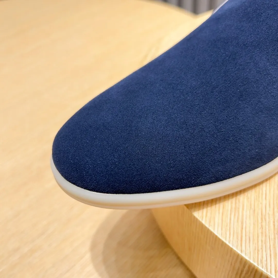 Men's shoes 400💰[loro piana] 2025 new moccasins, popular casual sneakers for street men. The shoes are made of first-layer suede leather uppers with rubber soles, a classic. The complex craftsmanship and meticulous structure make the shoes light and soft, allowing you to walk comfortably and freely. Perfect for summer wear. Yardage: 38-45.
